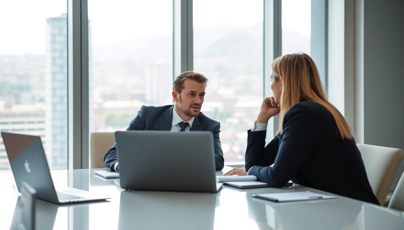 Headhunter Schweiz beratend in einem modernen Konferenzraum mit Stadtblick.